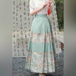 Elegant Green Embroidered Floral Maxi Skirt/ Horse Face Skirt